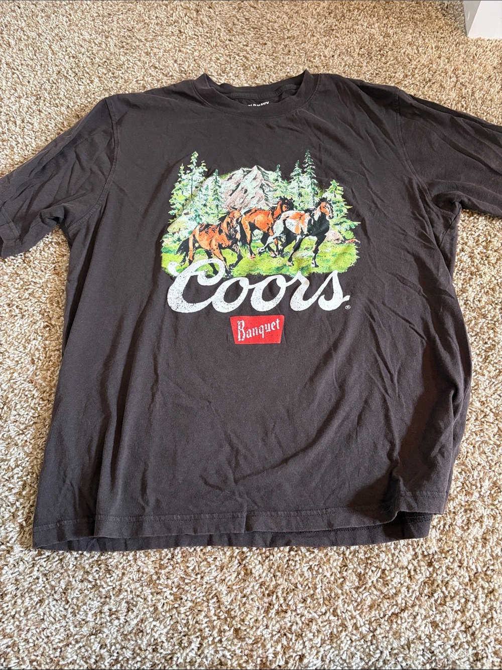 Old Navy medium Graphic Tee Coors Banquet Men's Brown EUC western horses